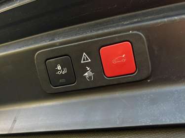 PEUGEOT 5008 1.5 BlueHDI 130 EAT8 Allure Business