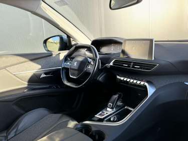 PEUGEOT 5008 1.5 BlueHDI 130 EAT8 Allure Business