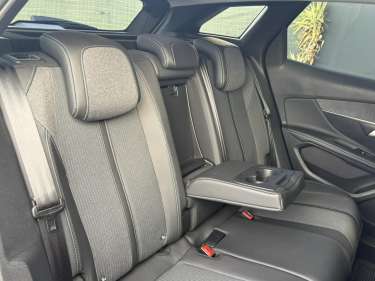 PEUGEOT 3008 1.5 BlueHDI 130 EAT8 Allure Pack