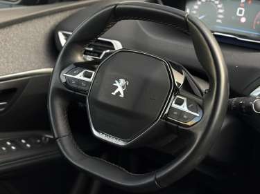 PEUGEOT 3008 1.5 BlueHDI 130 EAT8 Allure Pack