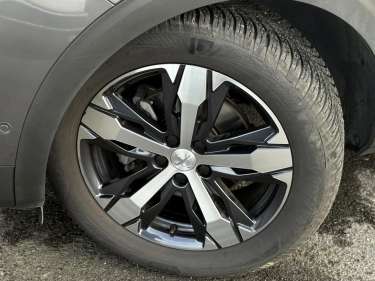 PEUGEOT 3008 1.5 BlueHDI 130 EAT8 Allure Pack