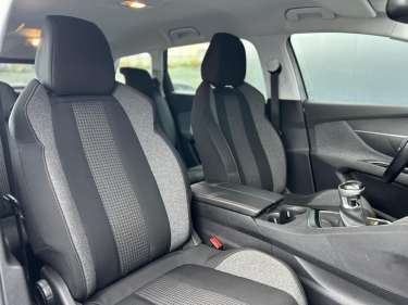 PEUGEOT 5008 1.5 BlueHDI 130 Active