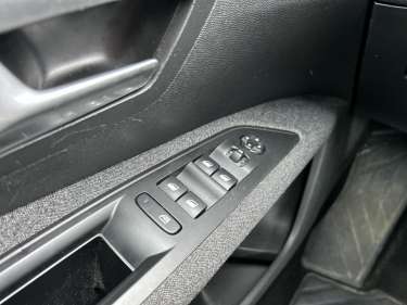 PEUGEOT 5008 1.5 BlueHDI 130 Active