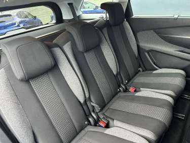 PEUGEOT 5008 1.5 BlueHDI 130 Active