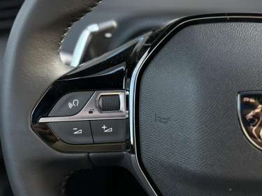 PEUGEOT 2008 Hybrid 145 e-DSC6 Allure