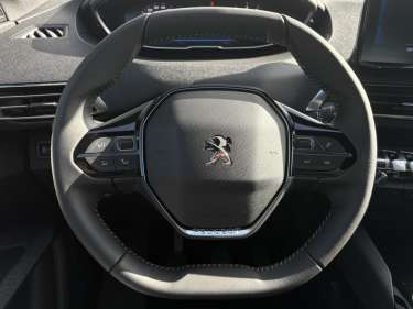 PEUGEOT 3008 PureTech 130 Active Pack