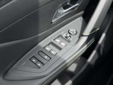 PEUGEOT 308 NV Hybrid 145 GT e-DSC6