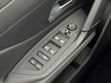PEUGEOT 308 NV Hybrid 145 GT e-DSC6