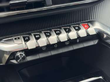 PEUGEOT 3008 Plug-in Hybrid 180 Allure e-EAT8