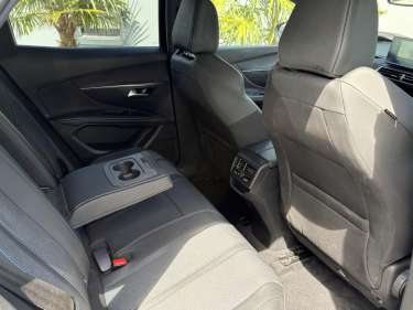 PEUGEOT 3008 Plug-in Hybrid 180 Allure e-EAT8