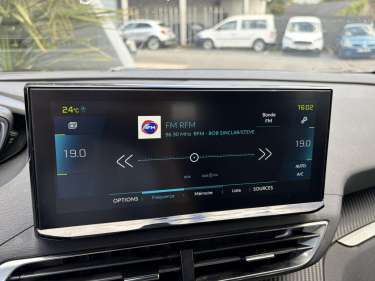 PEUGEOT 3008 Plug-in Hybrid 180 Allure e-EAT8