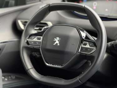 PEUGEOT 3008 Plug-in Hybrid 180 Allure e-EAT8