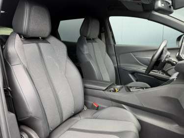 PEUGEOT 3008 Plug-in Hybrid 180 Allure e-EAT8