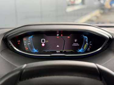 PEUGEOT 3008 Plug-in Hybrid 180 Allure e-EAT8