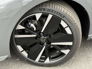 PEUGEOT 308 SW NV Hybrid 145 e-DSC6 GT Exclusive