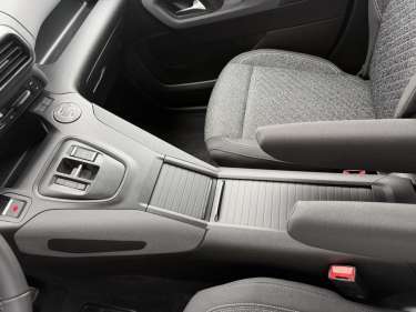 PEUGEOT RIFTER M 1.5 BlueHDI 130 EAT8 Allure