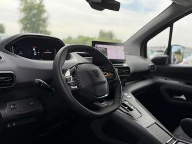PEUGEOT RIFTER M 1.5 BlueHDI 130 EAT8 Allure