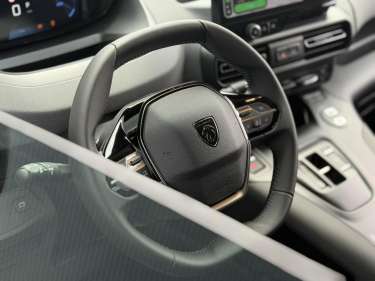PEUGEOT RIFTER M 1.5 BlueHDI 130 EAT8 Allure