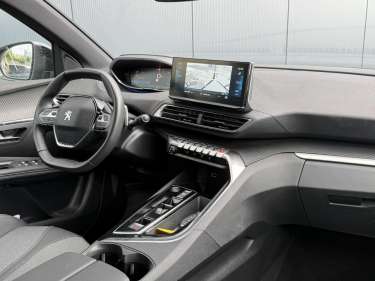 PEUGEOT 3008 Plug-in Hybrid 180 Allure e-EAT8