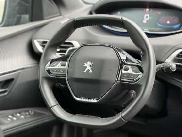 PEUGEOT 3008 Plug-in Hybrid 180 Allure e-EAT8