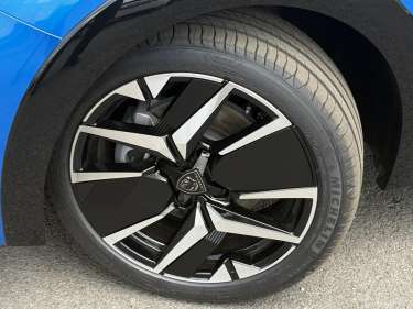 PEUGEOT 208 NV Hybrid 110 e-DSC6 GT