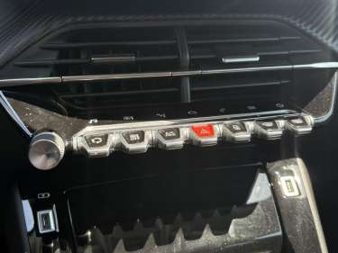 PEUGEOT 2008 1.2 PureTech 130 EAT8 Allure Pack