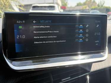 PEUGEOT 2008 1.2 PureTech 130 EAT8 Allure Pack