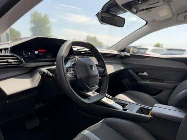 PEUGEOT 308 1.5 BlueHDI 130 EAT8 Allure