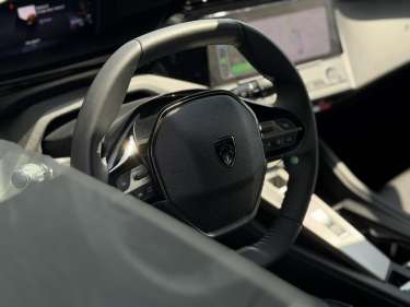 PEUGEOT 308 1.5 BlueHDI 130 EAT8 Allure