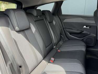 PEUGEOT 308 SW 1.5 BlueHDI 130 EAT8 Allure