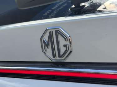 MG MOTOR EHS 1.5 Hybrid+ 224 Luxury