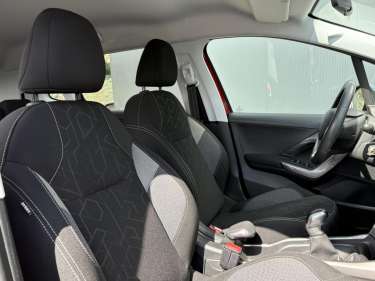 PEUGEOT 2008 1.2 PureTech 110 Style
