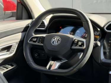 MG MOTOR ZS 1.5 Hybrid+ 197 Luxury