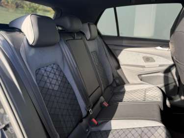 VW GOLF 8 1.5 eTSI 150 DSG R-Line