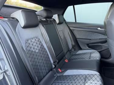 VW GOLF 8 1.5 eTSI 150 DSG R-Line