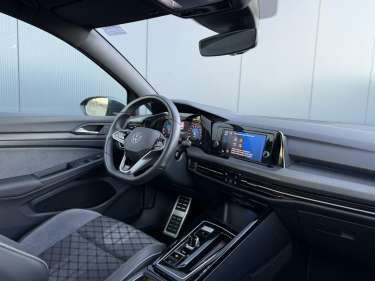 VW GOLF 8 1.5 eTSI 150 DSG R-Line