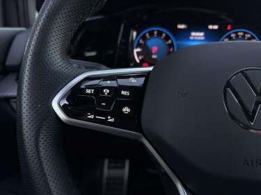 VW GOLF 8 1.5 eTSI 150 DSG R-Line