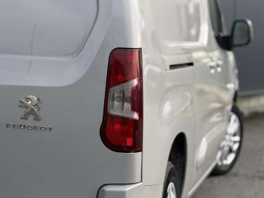 PEUGEOT PARTNER LONG 1.5 BlueHDI 130 EAT8
