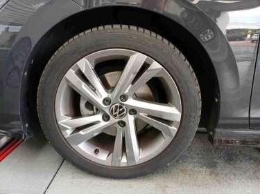 VW GOLF 8 1.5 TSI 130 R-Line